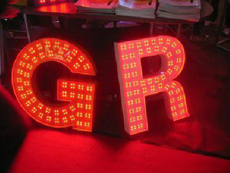 潜江LED发光字常见的安装误区。